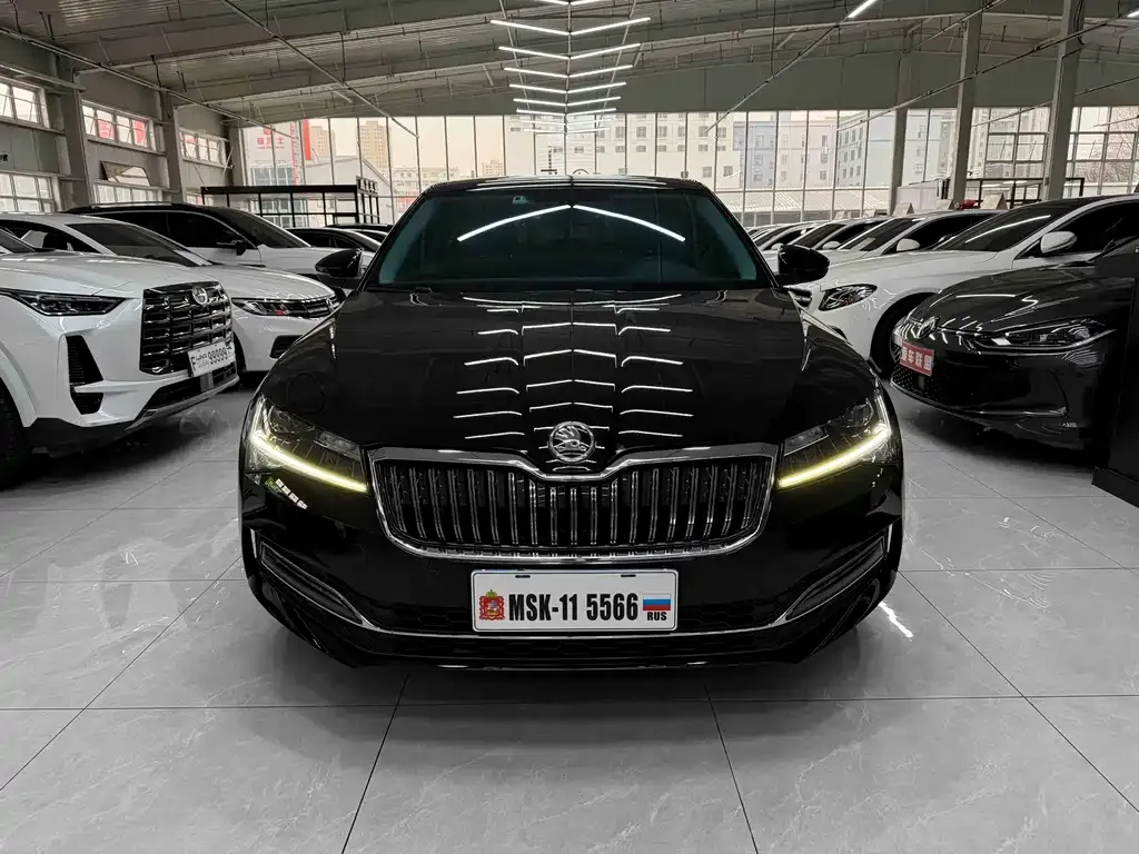 Skoda Superb — фото 10