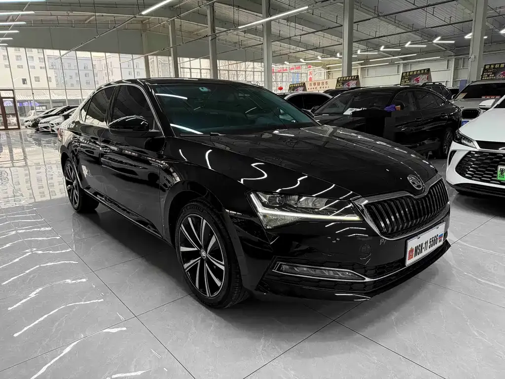 Skoda Superb — фото 5