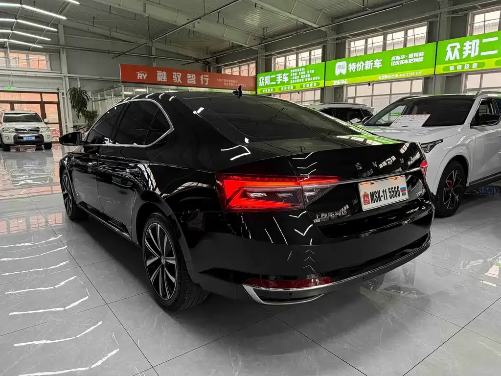 Skoda Superb — фото 6