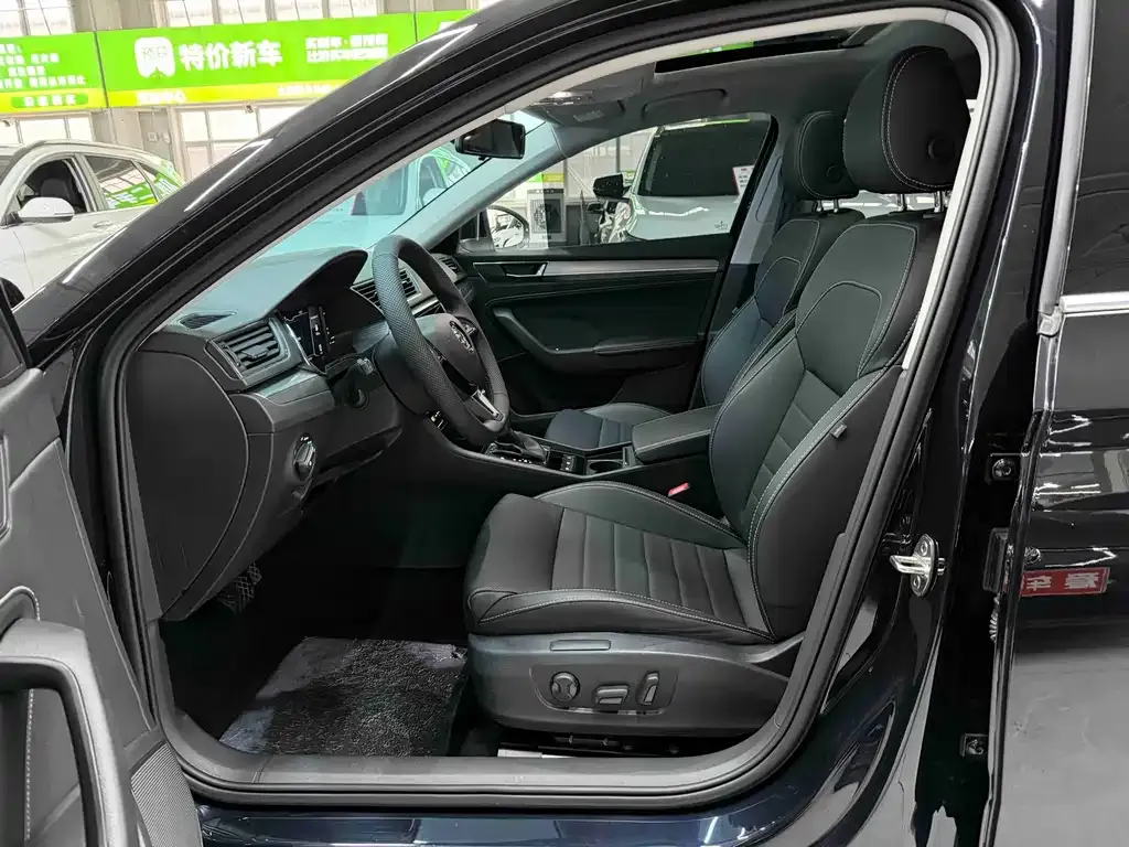 Skoda Superb — фото 8