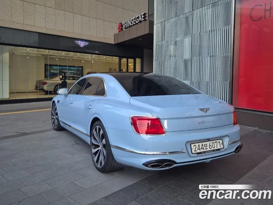 Bentley Flying Spur — фото 4
