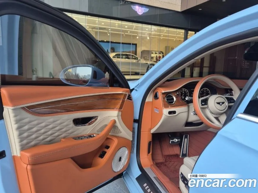 Bentley Flying Spur — фото 9