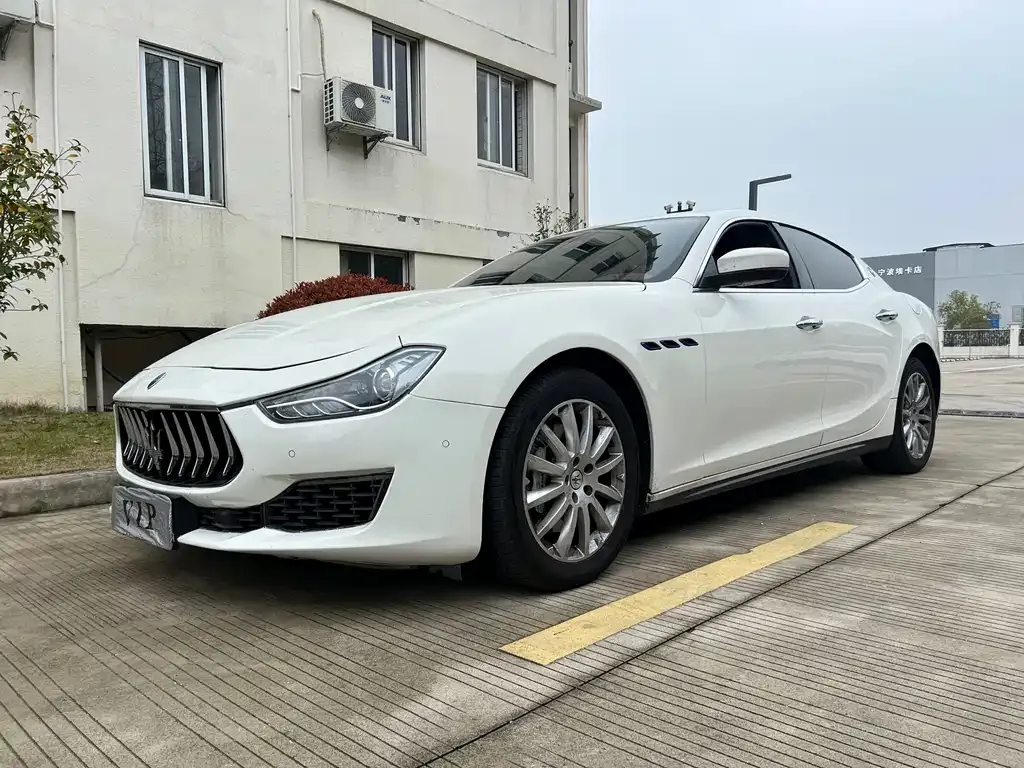 Maserati Ghibli — фото 1