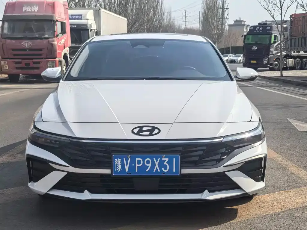 Hyundai Elantra — фото 9