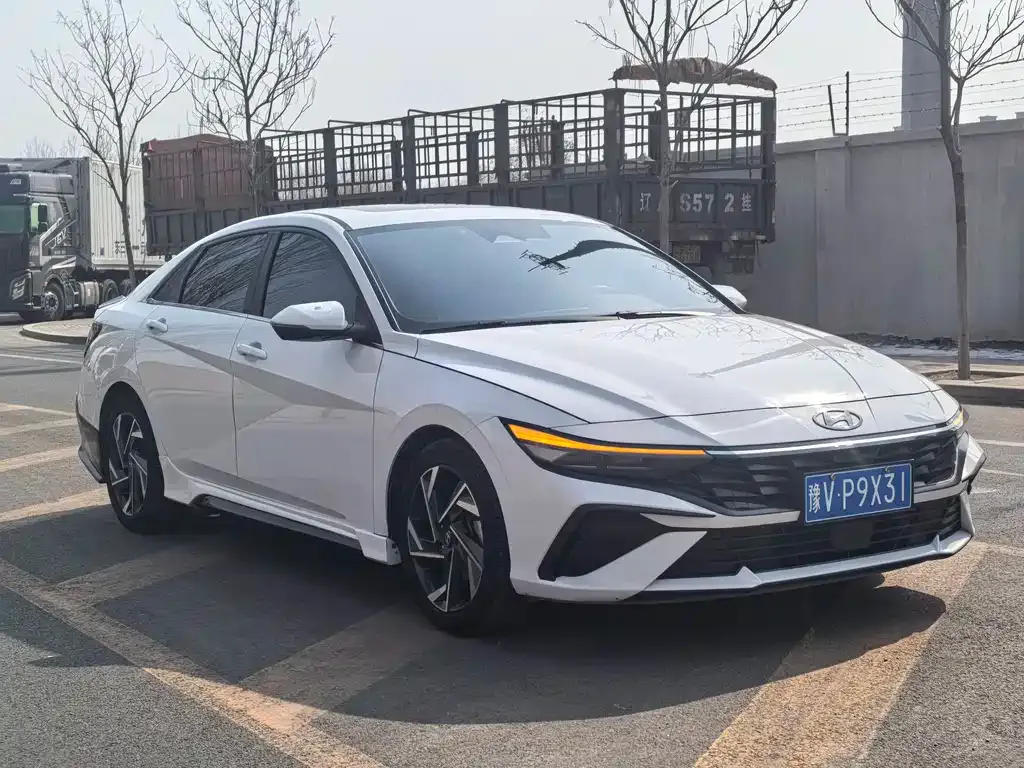 Hyundai Elantra — фото 8