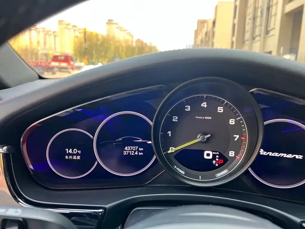Porsche Panamera Hybrid — фото 6