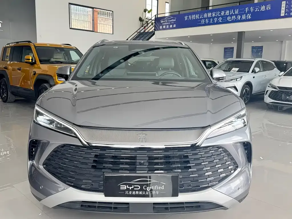 BYD L DM-i — фото 10