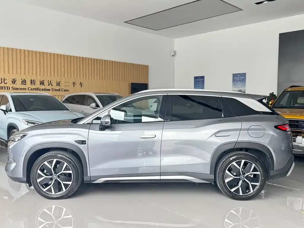 BYD L DM-i — фото 6