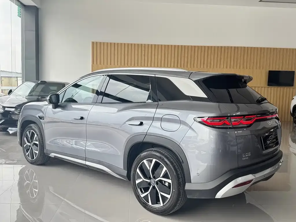 BYD L DM-i — фото 2