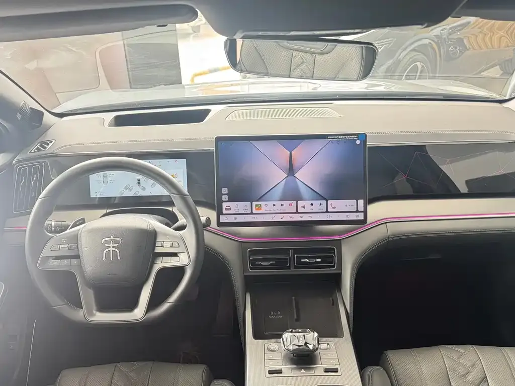 BYD L DM-i — фото 4
