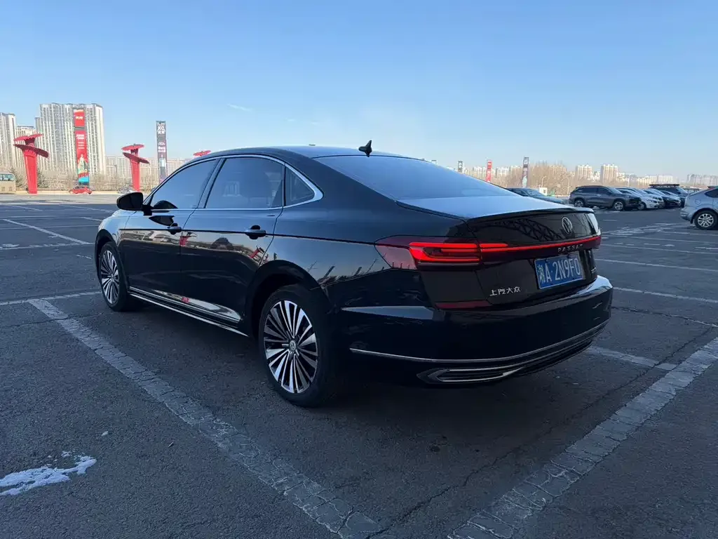 Volkswagen Passat — фото 7