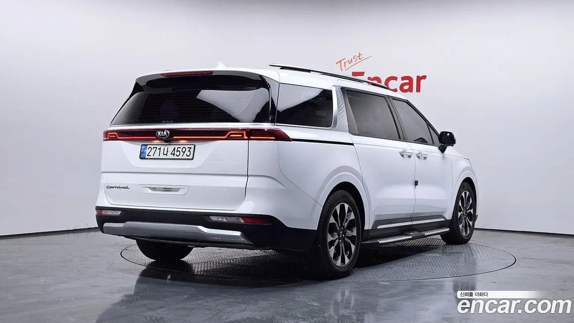 Kia Carnival — фото 3