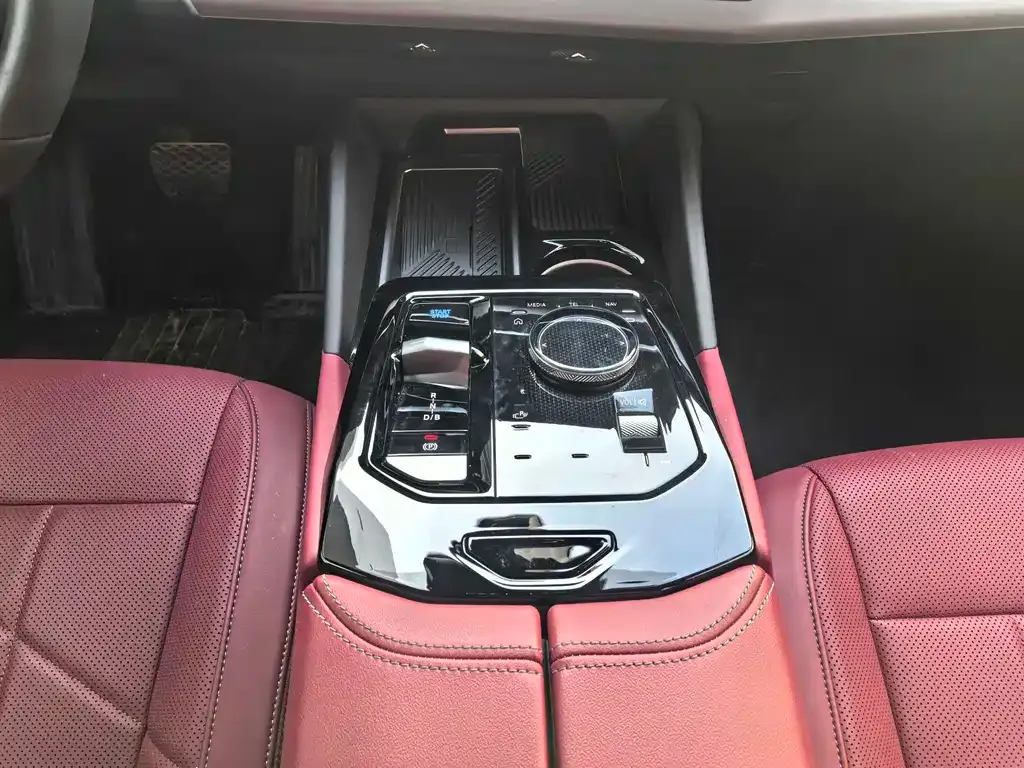 BMW i5 — фото 9