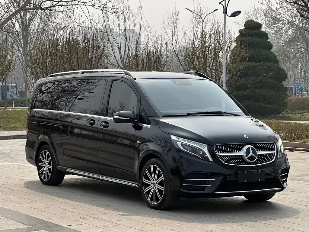 Mercedes-Benz V-Class — фото 10