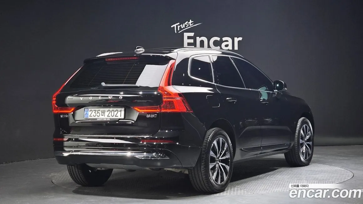 Volvo XC60 — фото 10