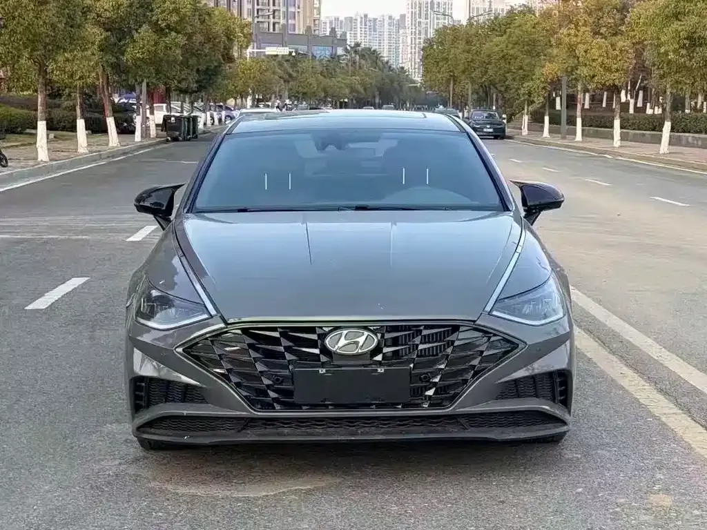 Hyundai Sonata — фото 1