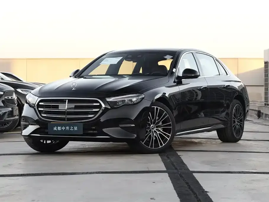 Mercedes-Benz E-Class — фото 1