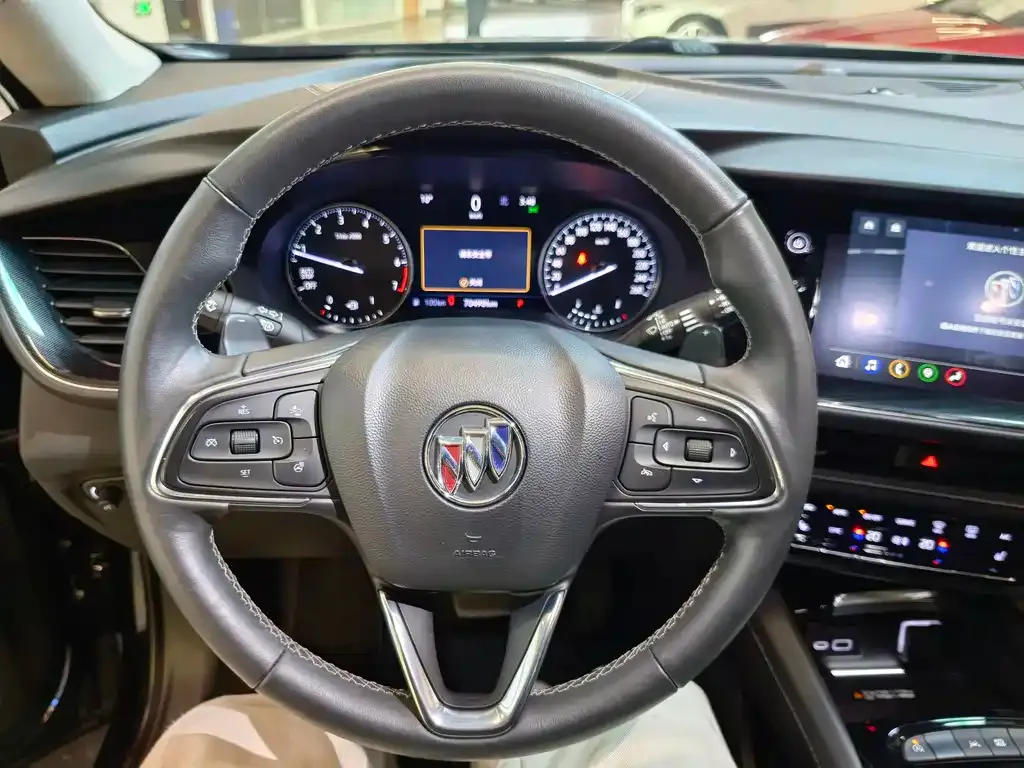 Buick Envision Plus — фото 9
