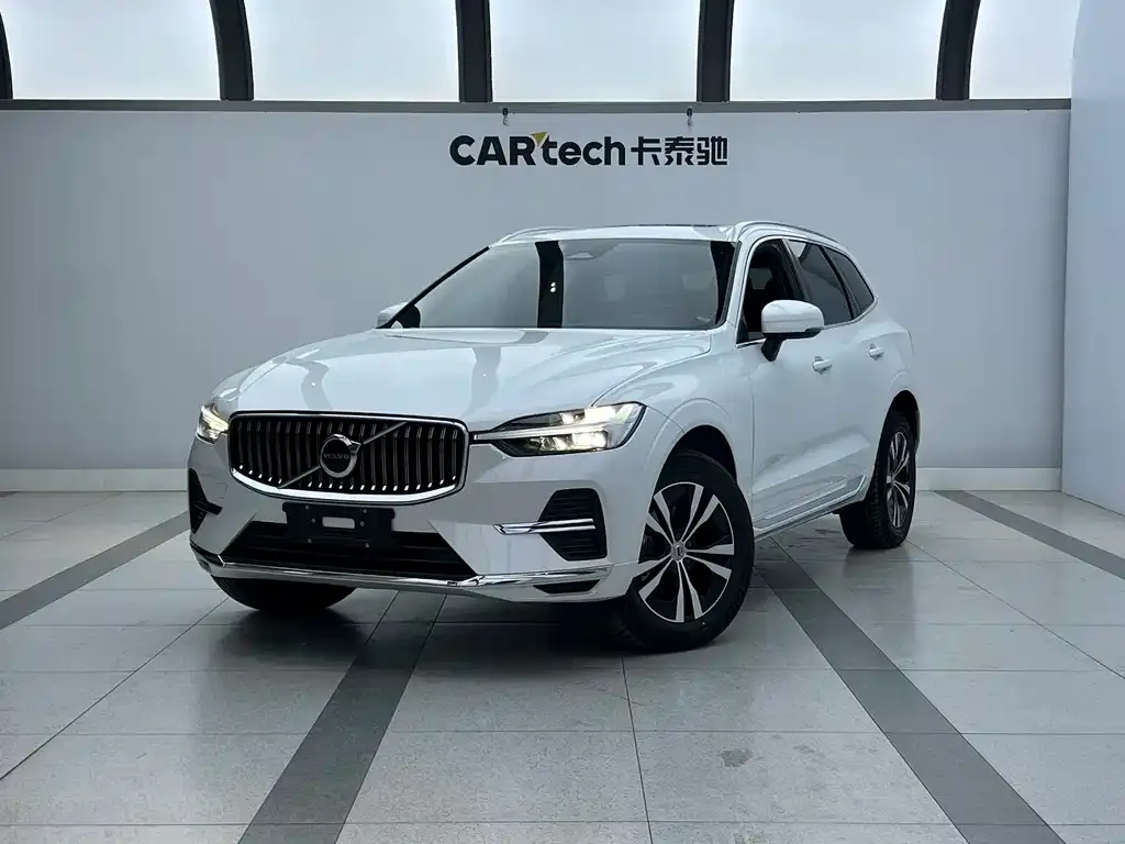 Volvo XC60 — фото 1