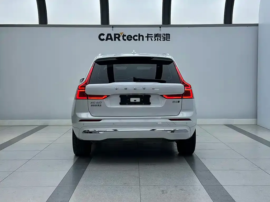 Volvo XC60 — фото 3