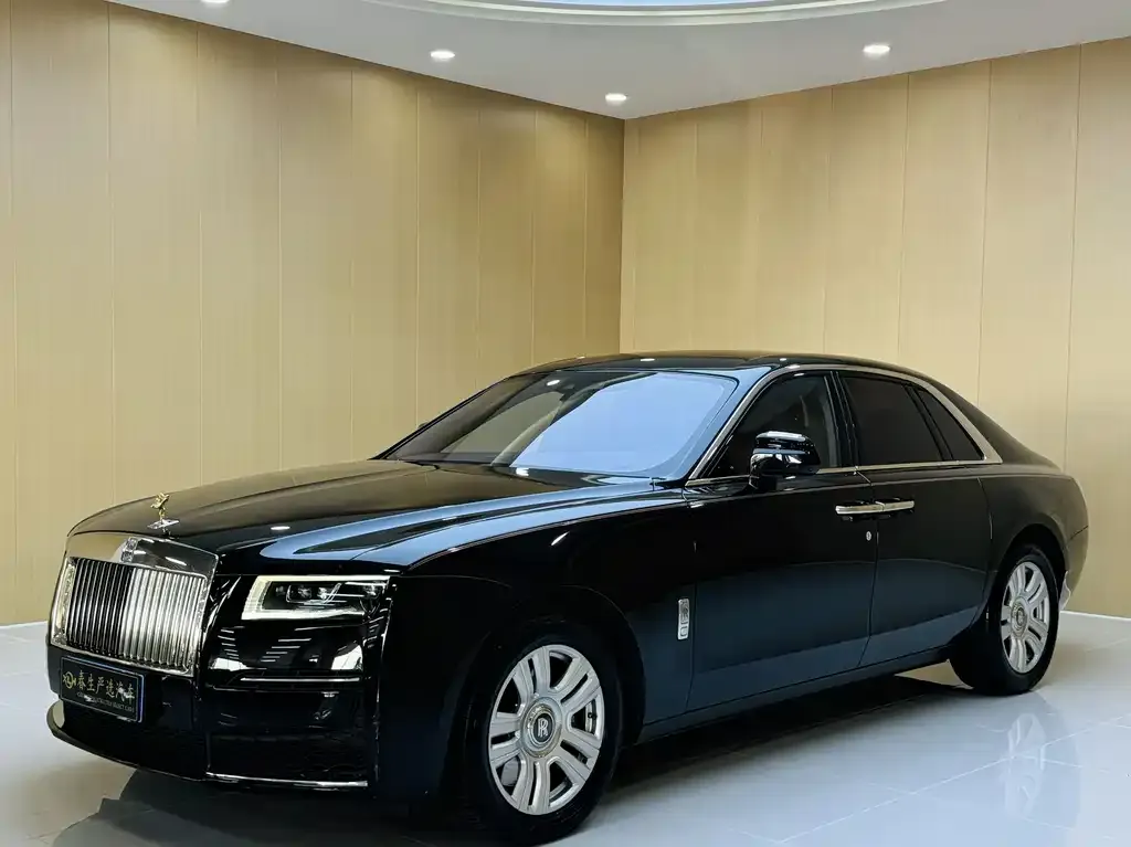 Rolls-Royce Ghost — фото 1