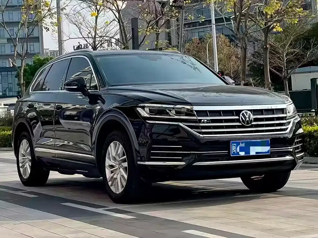 Volkswagen Touareg — фото 8