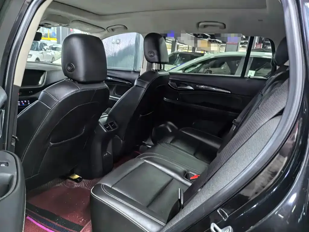 Buick Envision Plus — фото 9