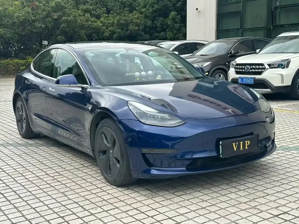 Tesla Model 3 — фото 5