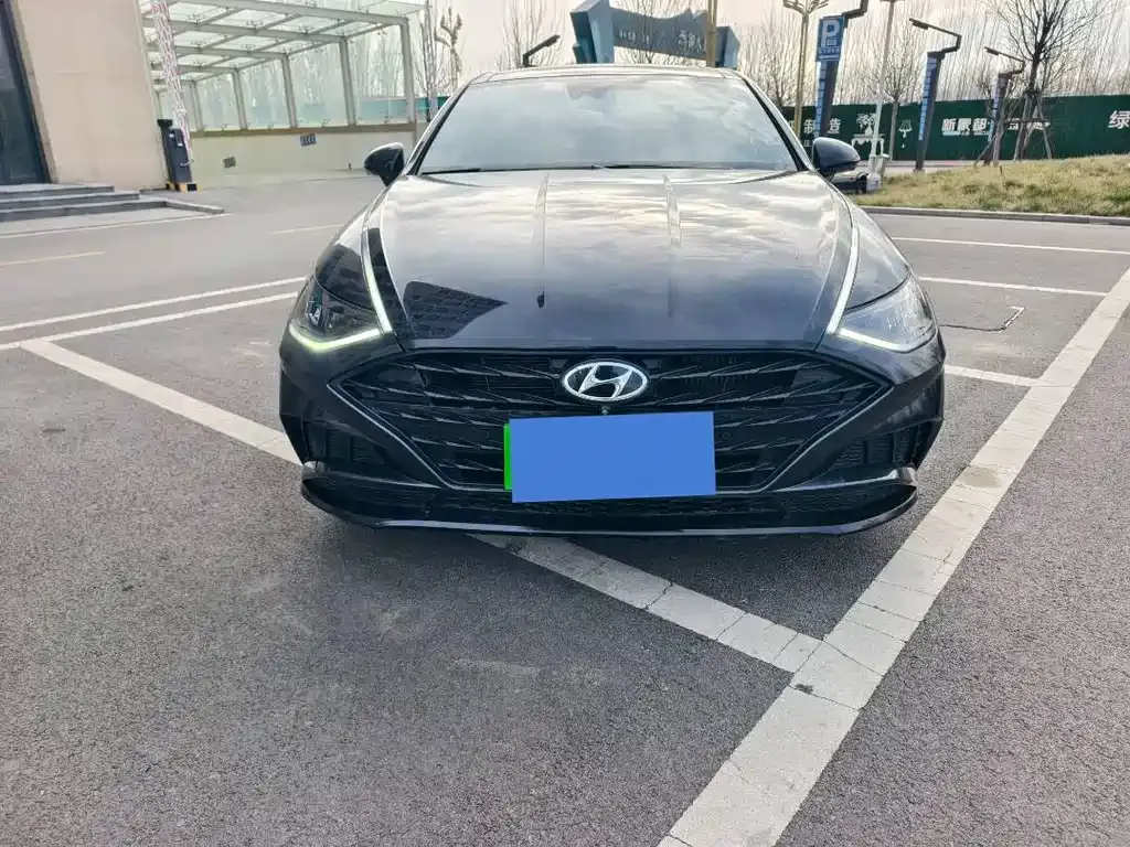Hyundai Sonata — фото 1