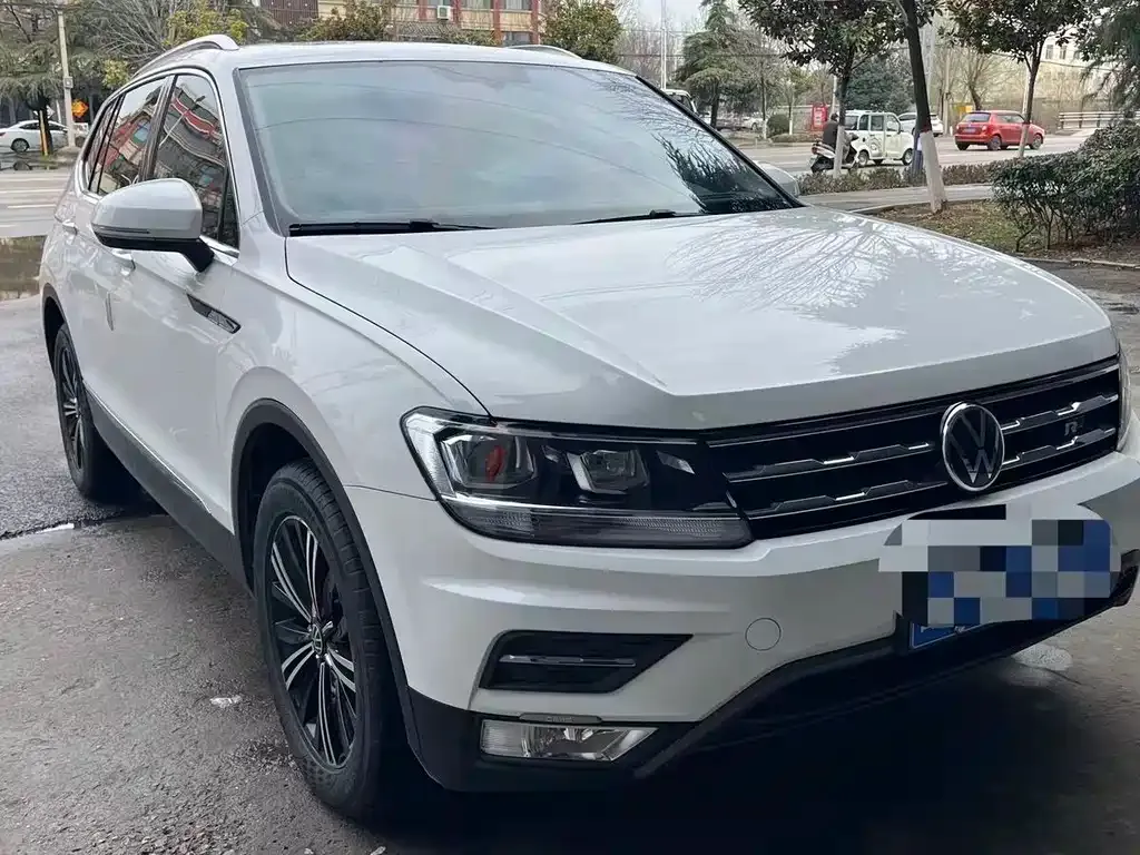 Volkswagen Tiguan L — фото 6