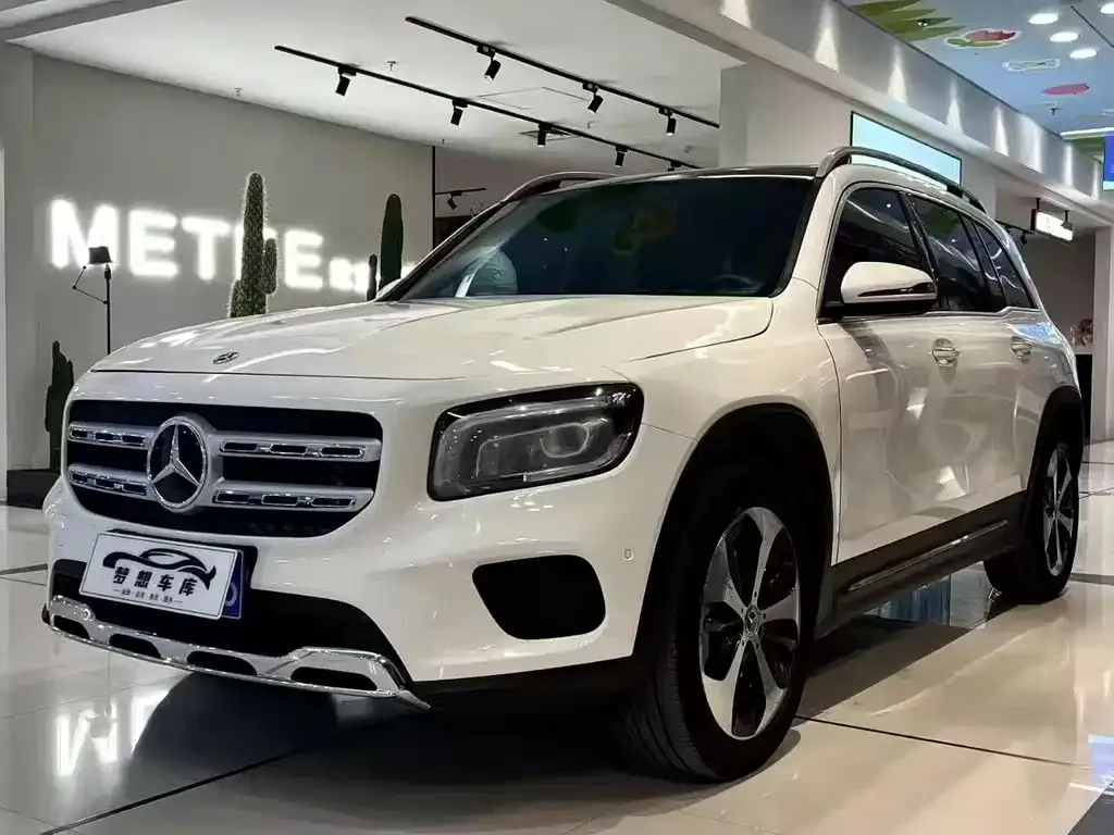 Mercedes-Benz GLB — фото 1