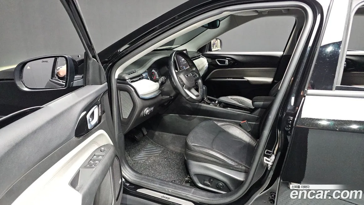 Jeep Compass — фото 8
