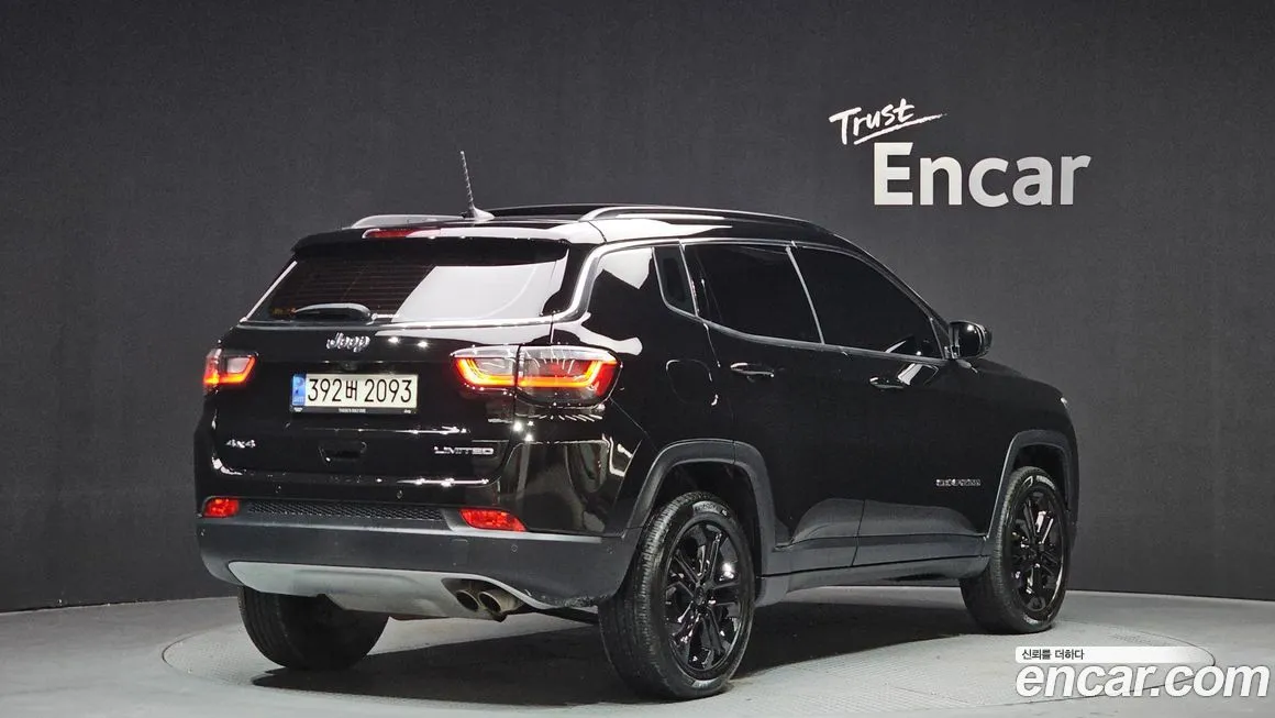 Jeep Compass — фото 10