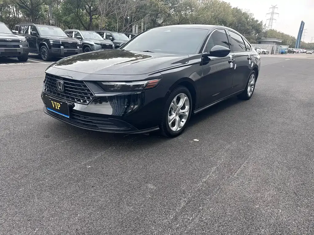 Honda Accord — фото 1