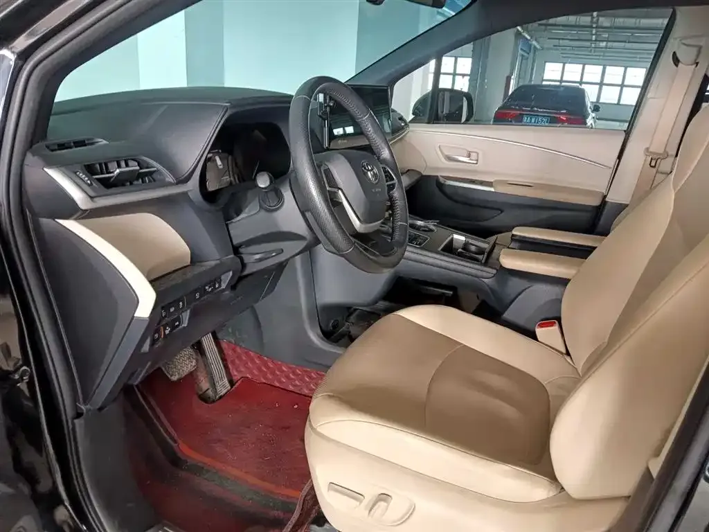 Toyota Granvia — фото 9