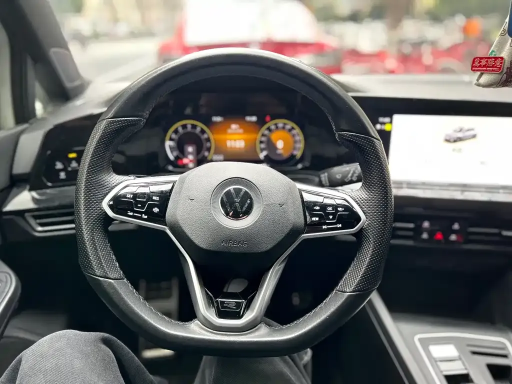 Volkswagen Golf — фото 9
