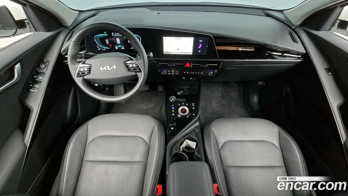 Kia Niro — фото 8