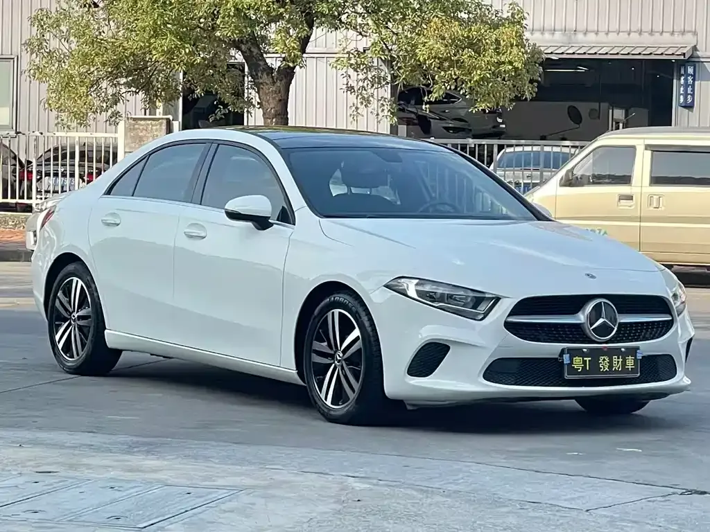 Mercedes-Benz A-Class — фото 9