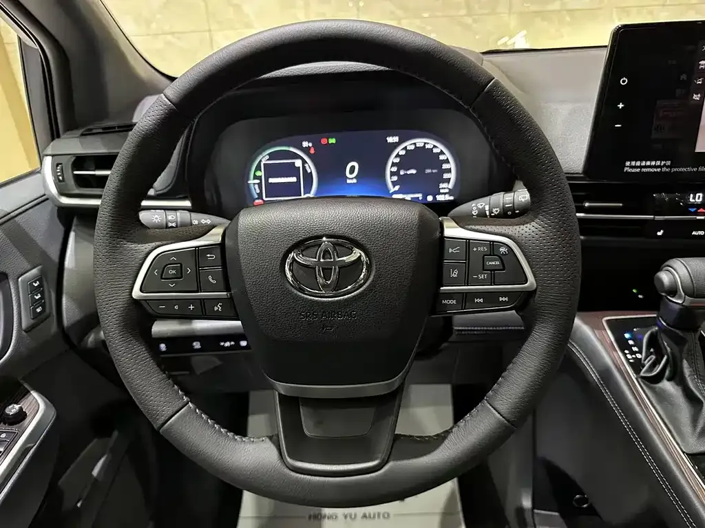 Toyota Granvia — фото 4