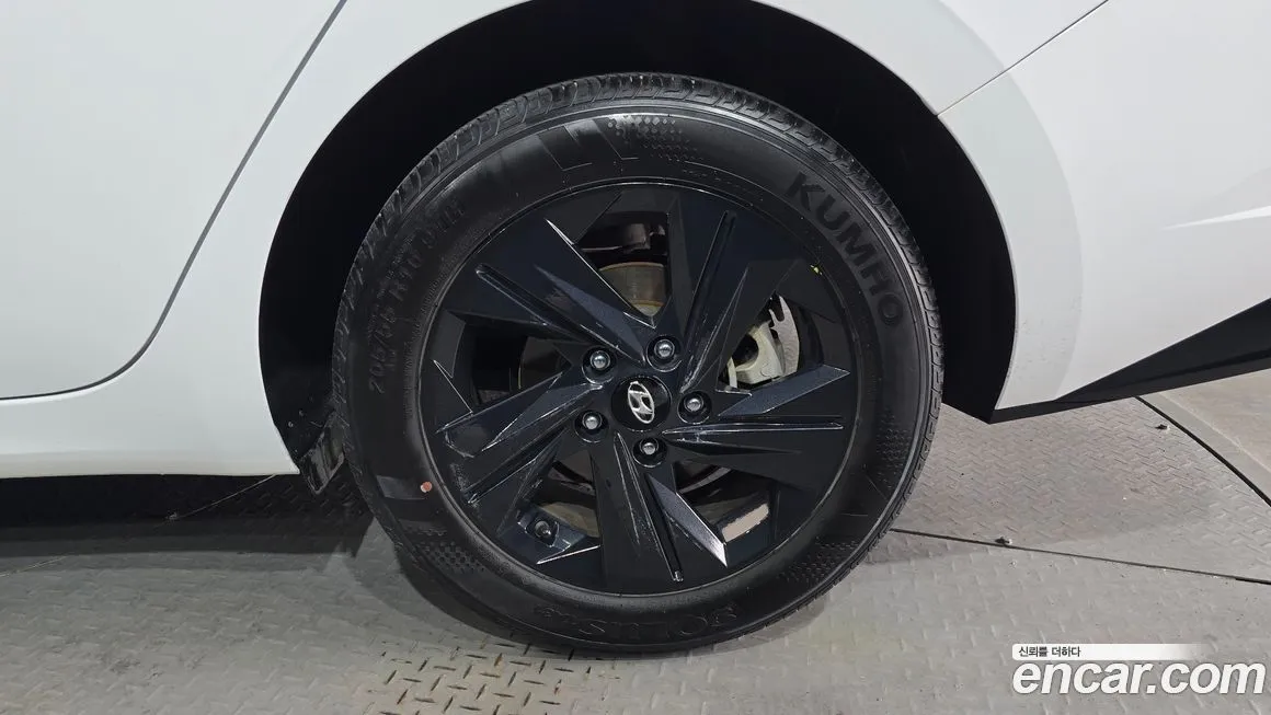 Hyundai AVANTE — фото 2