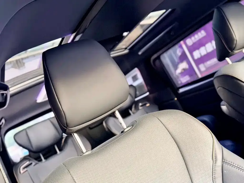 Toyota Alphard — фото 3