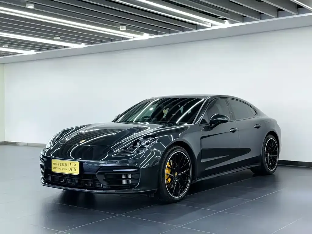 Porsche Panamera — фото 1