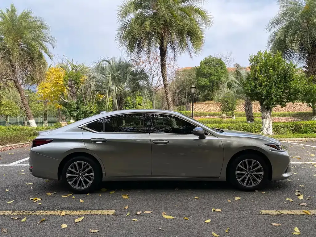 Lexus ES — фото 5