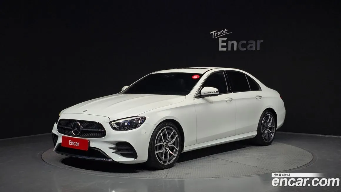 Mercedes-Benz E-Class — фото 1