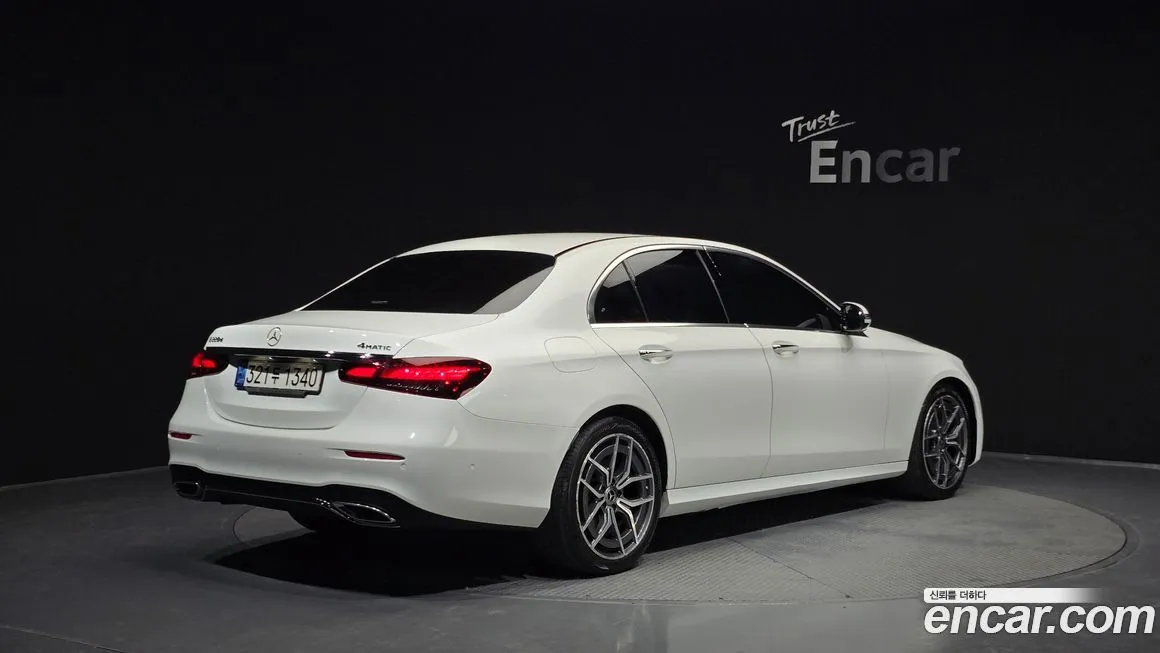 Mercedes-Benz E-Class — фото 4