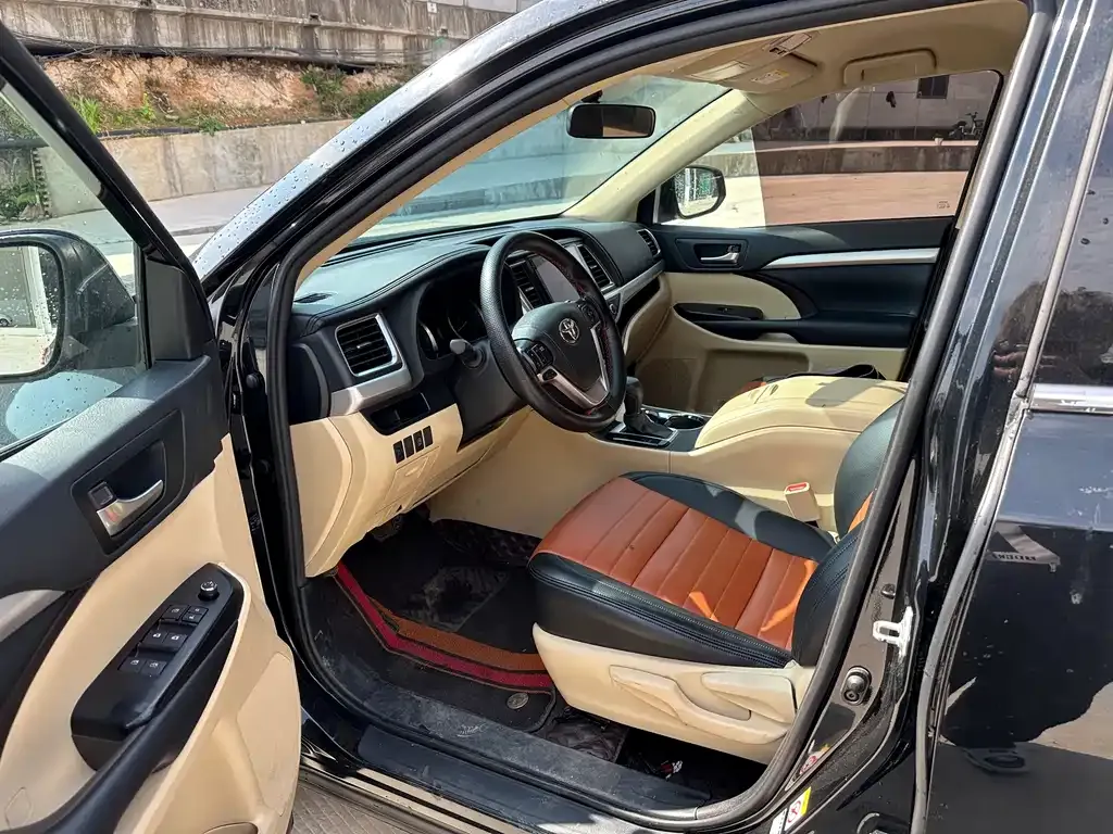 Toyota Highlander — фото 5