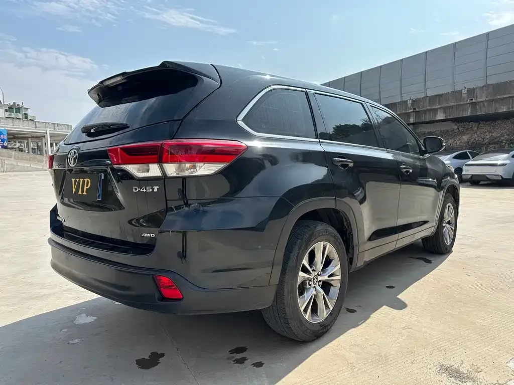 Toyota Highlander — фото 3