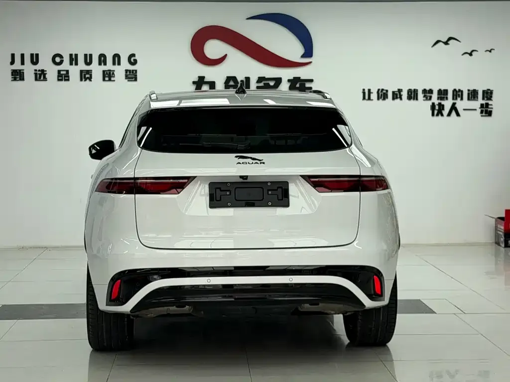 Jaguar F-PACE — фото 3