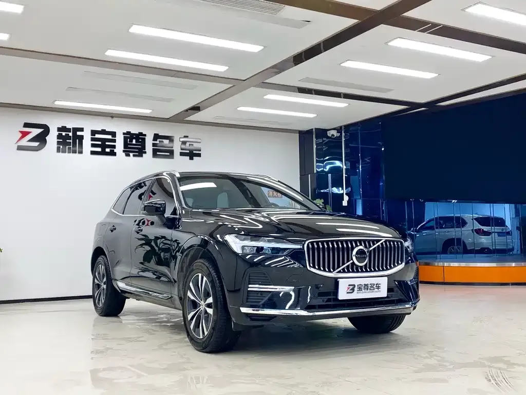 Volvo XC60 — фото 10