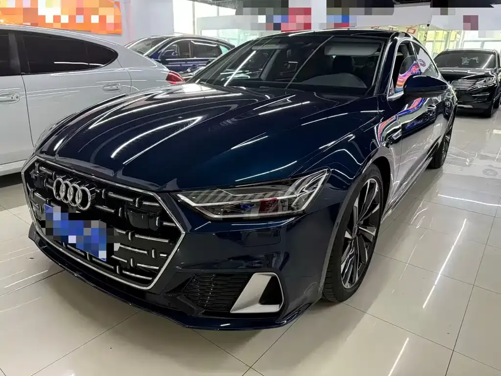 Audi A7L — фото 1